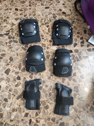 Pack completo Patines Línea Oxelo. Talla 35 a 38.