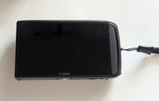 Canon IXUS 210 Gris Grafito. Sensor CCD (Y2K)