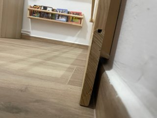 Espejo Montessori con barra de madera