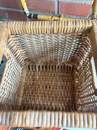 Cesta de mimbre cuadrada