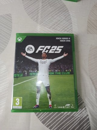 4 Juegos Xbox: FIFA 21, 23, FC 25, Minecraft
