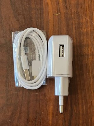 Cargador LG Blanco con Cable USB