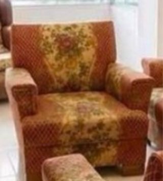 Butaca de tela con estampado floral