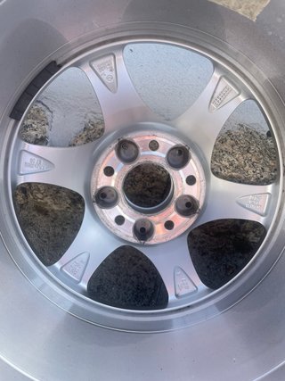 Juego de ruedas y llantas de Mercedes
