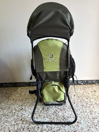 Mochila portabebés con capota