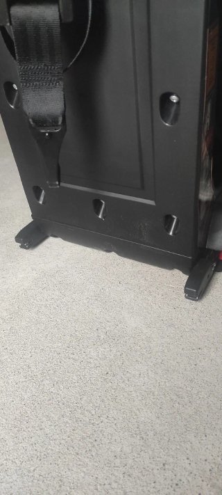 Silla de coche negra para niño