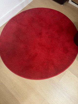 OPORTUNiDAD!Preciosa alfombra roja de pelo corto