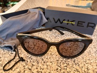 Gafas de sol Hawkers negras y doradas