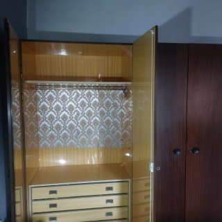Armario doble de madera