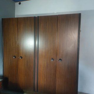 Armario doble de madera