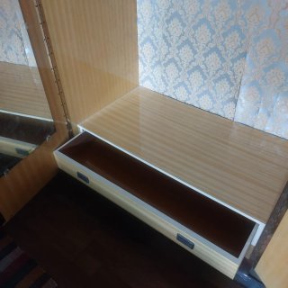Armario doble de madera