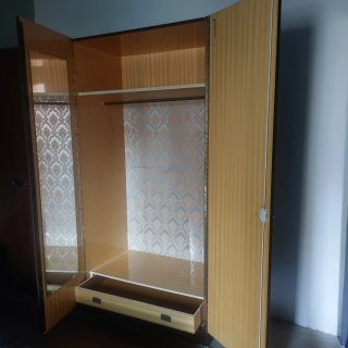 Armario doble de madera