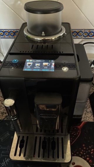 Cafetera DeLonghi Rivelia Negra