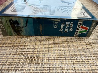 Maqueta Bell UH-1B Huey 1/72 Italeri