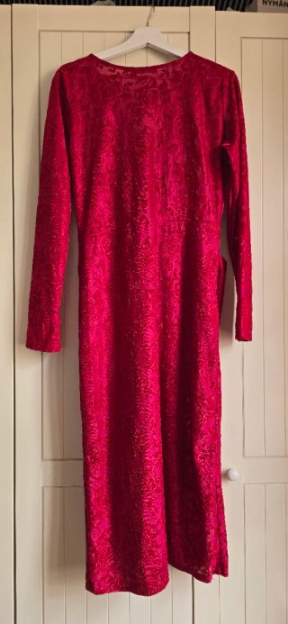 Vestido midi "Zara" floral jacquard rojo. Talla M