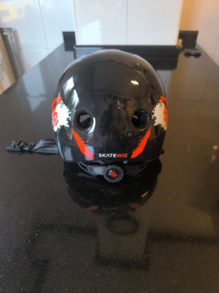 Casco infantil SkateWiz con hebilla magnética