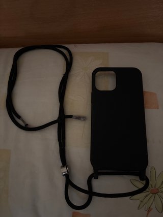 Funda móvil negra con cordón