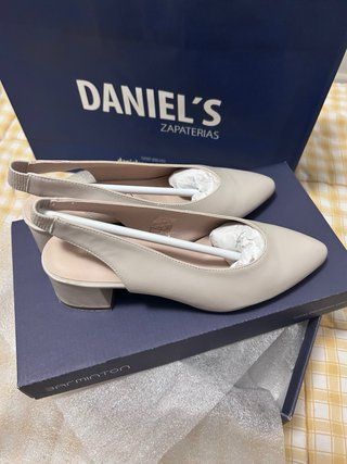 Zapatos DANIEL'S ZAPATERIAS Beige