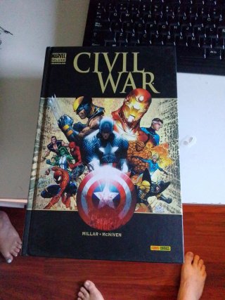 Civil War-Marvel Deluxe