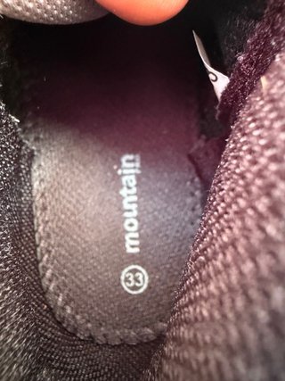 Botas de montaña negras y grises talla 33