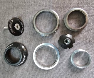 Dirección FSA Integrada 1-1/8-1.5 Carbono para MTB