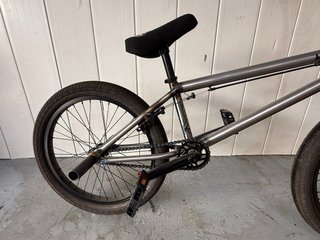 Bicicleta BMX MANKINO 2025 Ligera