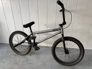 Bicicleta BMX MANKINO 2025 Ligera