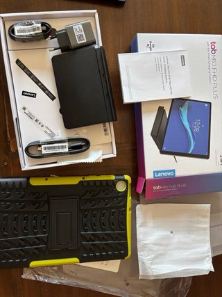 Tablet Lenovo TB-X606F con Base