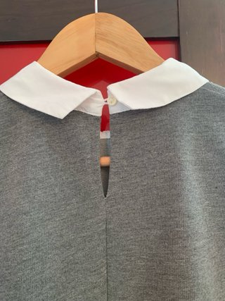 Vestido Pull&Bear gris con cuello blanco