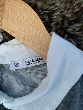 Vestido Pull&Bear gris con cuello blanco