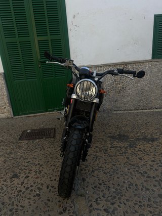 Rieju Century Negra
