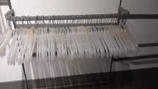50 perchas de plástico transparentes