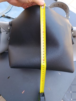 Borsa a mano con perle bianche e fiocchi laterali