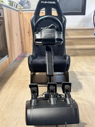 Playseat Evolution Alcántara + Logitech G29