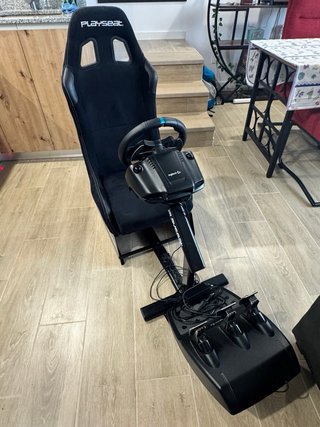 Playseat Evolution Alcántara + Logitech G29