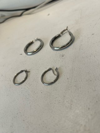 Pendientes de mujer ovalados de aros plateados