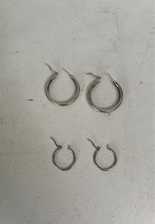 Pendientes de mujer ovalados de aros plateados
