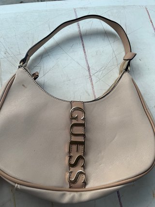 Bolso Guess Beige y Dorado