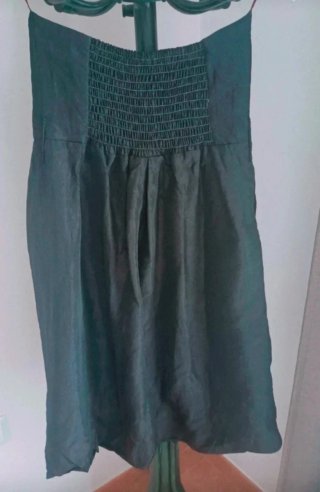 Vestido negro palabra de honor con estampado