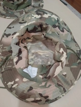 Sombrero de camuflaje militar