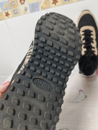 Zapatillas Lefties Talla 40 Negro y Beige