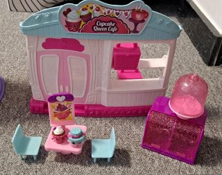 Shopkins Cupcake Queen Cafe
