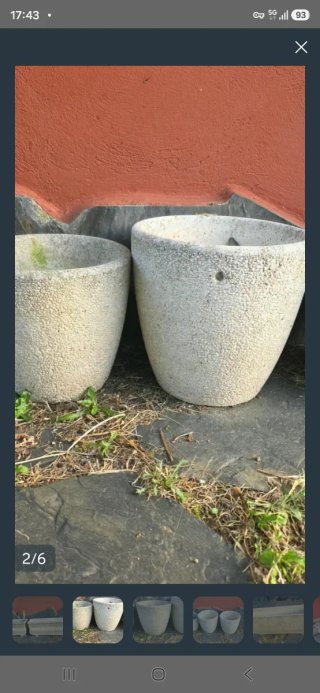 Jardineras de piedra.