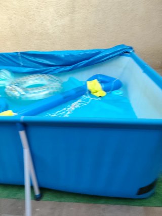 Piscina hinchable 4x2.11m parcheada..no envio