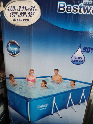 Piscina hinchable 4x2.11m parcheada..no envio