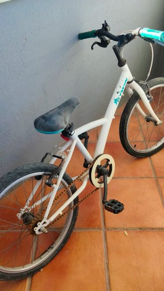 Bicicleta BTWIN blanca