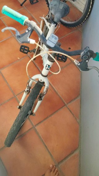 Bicicleta BTWIN blanca