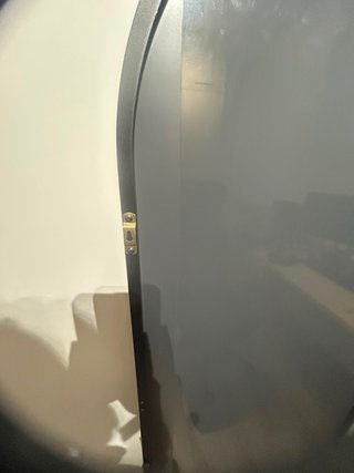 Espejo en arco de cuerpo entero con marco negro