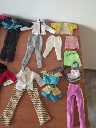 Ropa Barbie.