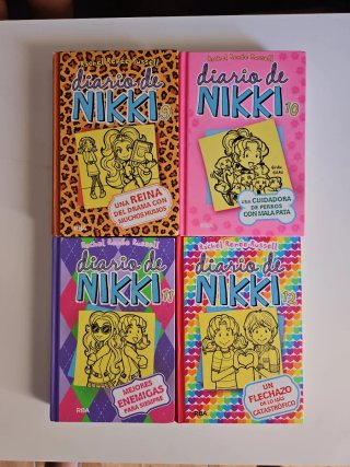 Colección de 16 libros de El Diario de Nikki.
